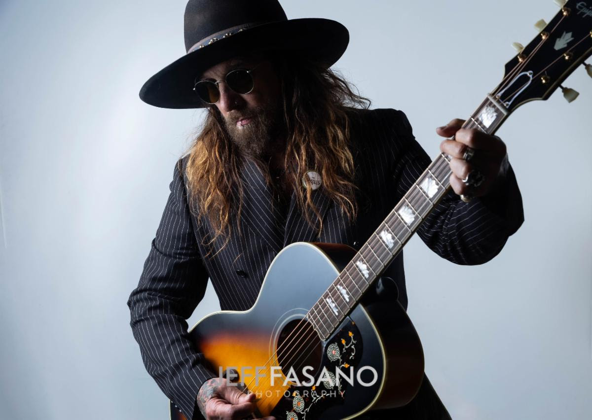 JOHN CORABI Announces New Album ‘New Day’