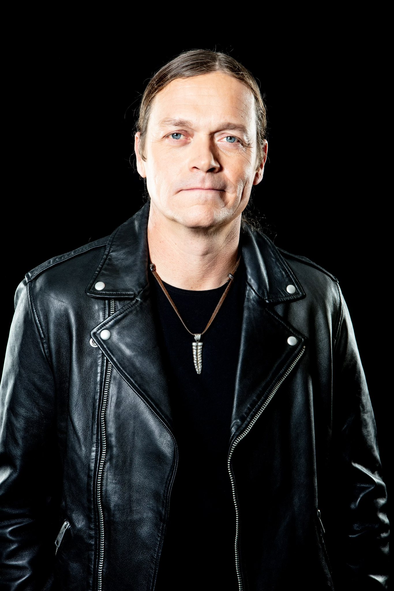 3 DOORS DOWN Vocalist BRAD ARNOLD Passes Away At The Age Of 47