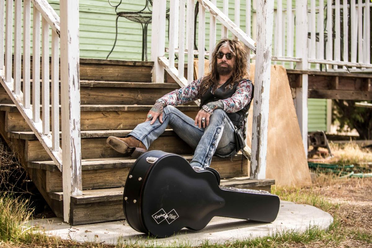 JOHN CORABI Unveils New Video “That Memory”
